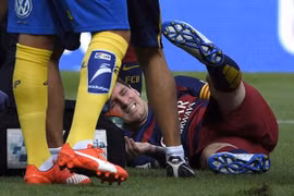Barcelona choáng váng vì chấn thương của Messi