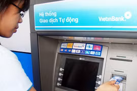 Dùng thẻ ATM - VietinBank có cơ hội trúng sổ tiết kiệm