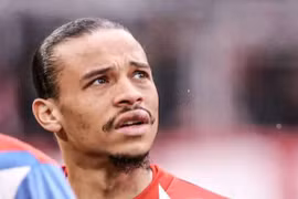 Leroy Sane lộ môi bầm tím sau cú đấm của Mane