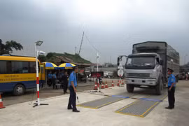 Không để vùng cấm hay bảo kê xe quá tải trọng