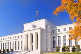 Fed tiếp tục giữ nguyên lãi suất