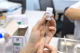 Sử dụng kinh phí Mặt trận Tổ quốc tiếp nhận để mua vaccine phòng Covid-19