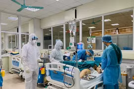 Diễn biến nguy kịch nhanh, cụ ông quê Bắc Ninh mắc Covid-19 phải can thiệp ECMO