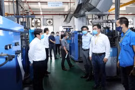 Đề nghị tạo điều kiện để công nhân được hoàn tiền mua vé