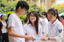 Hiệu trưởng hay Chủ tịch hội đồng trường là người đứng đầu đại học công lập?