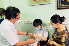 Trẻ em mồ côi vì Covid-19: Ưu tiên sống trong môi trường gia đình