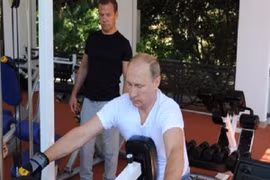 Video: Tổng thống Nga Putin và Thủ tướng Medvedev cùng nhau tập thể hình