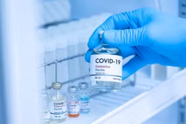 Tỷ lệ nhiễm Covid-19 sau khi tiêm vaccine chỉ khoảng 0,01%