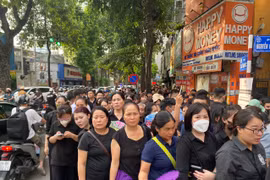 Vượt hàng trăm km về Hà Nội chờ viếng Tổng Bí thư Nguyễn Phú Trọng