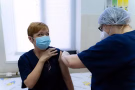 Phát hiện mới: Vaccine Pfizer, AstraZeneca có hiệu quả với virus B1617.2 Ấn Độ