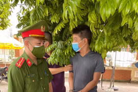Kiểm tra người đi đường phòng chống Covid-19, phát hiện đối tượng tàng trữ trái phép ma túy