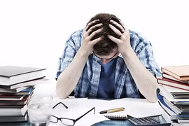 Nguy cơ bị đột quỵ hoặc bệnh tim nếu làm việc quá 8 giờ/ngày