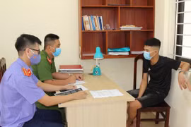 Giữa mùa dịch Covid-19 “tú ông” điều hành đường dây gái gọi với giá 300.000 đồng/lượt