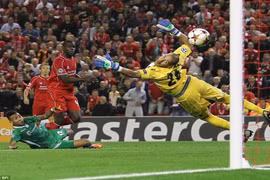 Balotelli ăn mừng như đứa trẻ sau pha lập công đầu tiên cho Liverpool