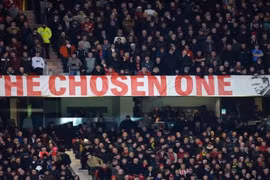 Chán và thất vọng với David Moyes, CĐV M.U chỉ trích Sir Alex