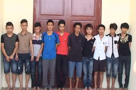 Trai làng “ôm bảng” cá độ bóng đá