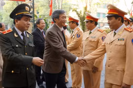 Nhân rộng những tấm gương sáng về tinh thần phục vụ nhân dân