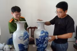Cặp lục bình 300 tuổi đặt trên bàn thờ bỗng dưng biến mất