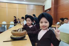 40 nghệ sĩ hát xẩm cả nước về Hà Nội để "tầm sư học đạo"