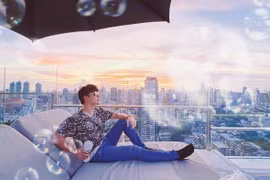 Nathan Lee mang câu nói "cửa miệng" vào MV mới