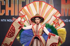 Nhan sắc Việt mặc chiếu Cà Mau thi "Hoa hậu Hoàn vũ Thế giới 2022"