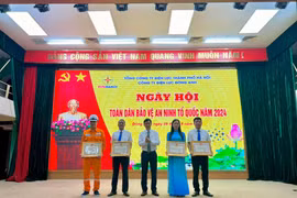 Khen thưởng nhiều tập thể, cá nhân xuất sắc trong phong trào “Toàn dân bảo vệ an ninh Tổ quốc”