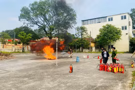 Tập huấn thoát nạn bằng dây để tăng khả năng sinh tồn cho chủ nhà trọ, hộ gia đình kết hợp sản xuất kinh doanh 
