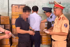 Phát hiện hơn 1.000 lọ nước hoa nghi giả nhãn hiệu nổi tiếng