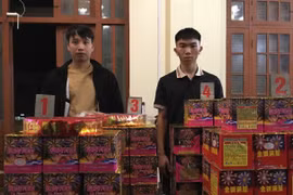 Bắt đối tượng đang trên đường vận chuyển hơn 100 kg pháo 