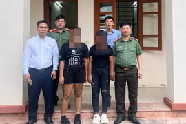 Trao trả 2 phụ nữ Campuchia nhập cảnh trái phép