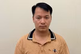 Tạm giam đối tượng cầm dao đâm người phụ nữ đang bán vé số