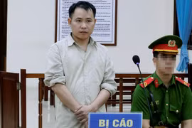 Phạt tù đối tượng cầm tiền của nhiều người để làm "sổ đỏ"