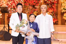 NSND Quốc Hưng xúc động tri ân bậc sinh thành trên cương vị mới