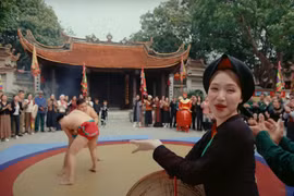 Mang cả làng đi quay MV, rủ Xuân Hinh hát Rap, MV "Bắc Blinh" của Hòa Minzy lọt Top "triệu view"