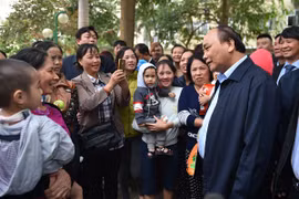 Thủ tướng Nguyễn Xuân Phúc thăm khu nhà ở xã hội Đặng Xá