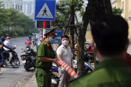 Phạt hơn 100 triệu đồng với 52 trường hợp cố tình không đeo khẩu trang phòng chống dịch Covid-19