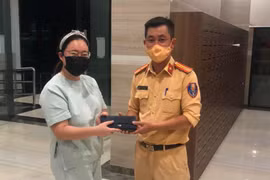 Xúc động lá thư cảm ơn của người phụ nữ Hàn Quốc đánh rơi ví được Cảnh sát giao thông Thủ đô giúp đỡ
