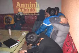 Phá thêm động lắc có hàng chục dân chơi đang điên cuồng phê thuốc