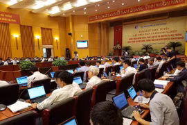 Giao lưu trực tuyến với Bộ TN-MT: Dân thắc mắc chính sách bồi thường, chậm cấp "sổ đỏ"