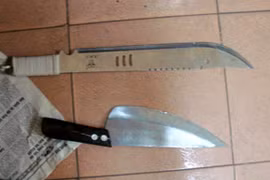 Say rượu cầm dao giết bố