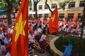 “Những bông hoa nhỏ” háo hức ngày khai trường