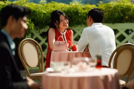 Uyển Ân “thoát vai” em gái Trấn Thành để “làm dâu” gia tộc giàu có ba đời