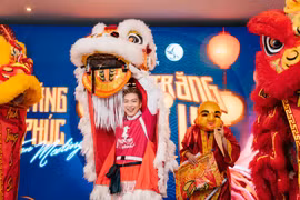 Tăng Phúc mang cả không gian văn hóa Trung thu vào "Hội trăng Hải Ly"