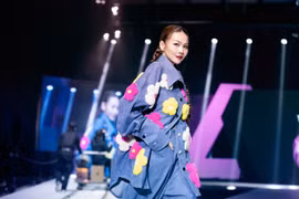 Siêu mẫu Thanh Hằng bị sốt vẫn đầy thần thái trên sàn diễn 