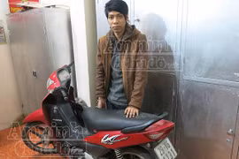 Chiêu cũ: Húc “đít” xe để đồng bọn trộm cắp