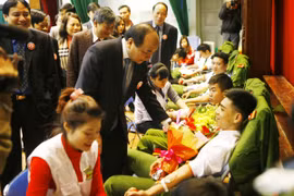 Hơn 900 thanh niên Công an Thủ đô tham gia hiến máu cứu người