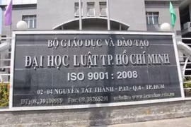 Nên cho phép sao chép nhưng phải trả tiền