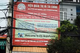 Bắt tay đào tạo thạc sĩ... chui 