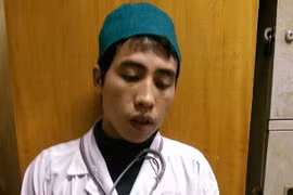 Giả danh bác sỹ chuyên khoa, lên mạng câu nhử “con mồi”