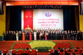 Ra mắt Ban chấp hành Đảng bộ thành phố Hà Nội khóa XVI